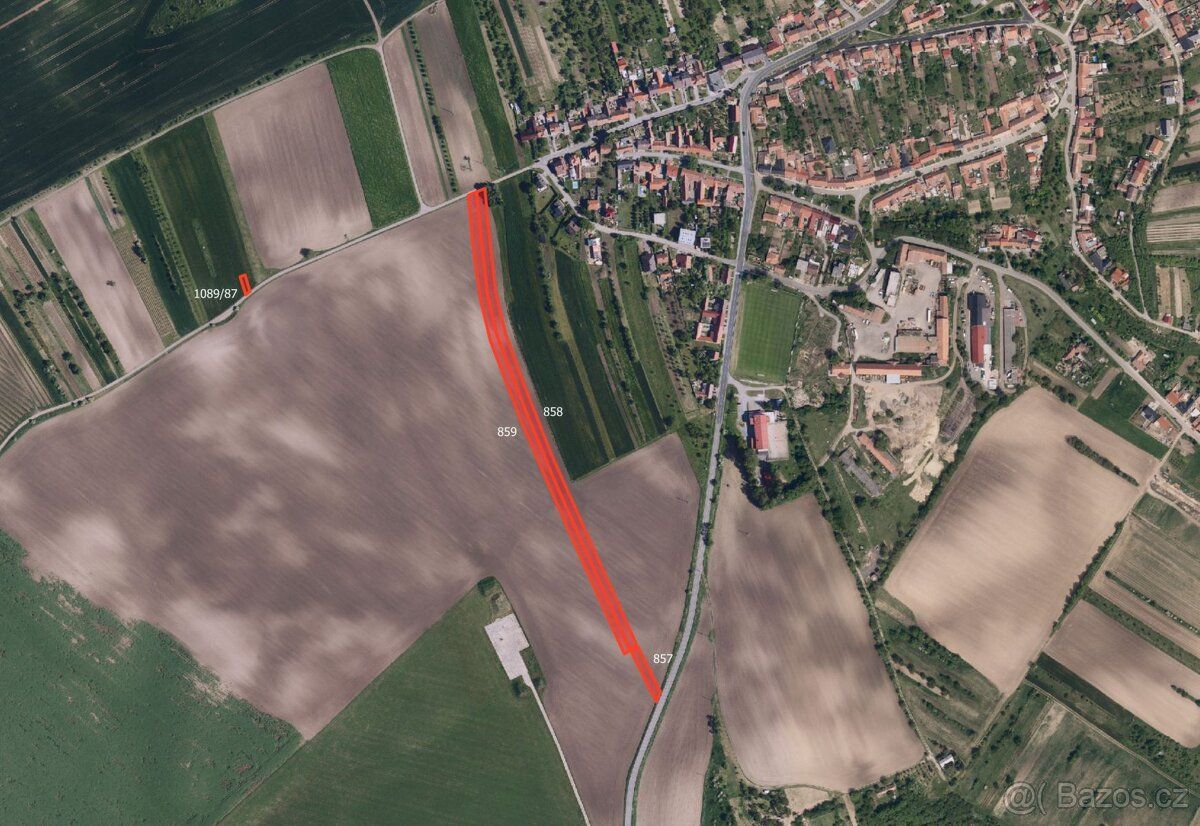 V katastrálním území Násedlovice (okres Hodonín) nabízím k p