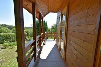 Nabízíme částečně podsklepenou chatu s podkrovím, balkon, te