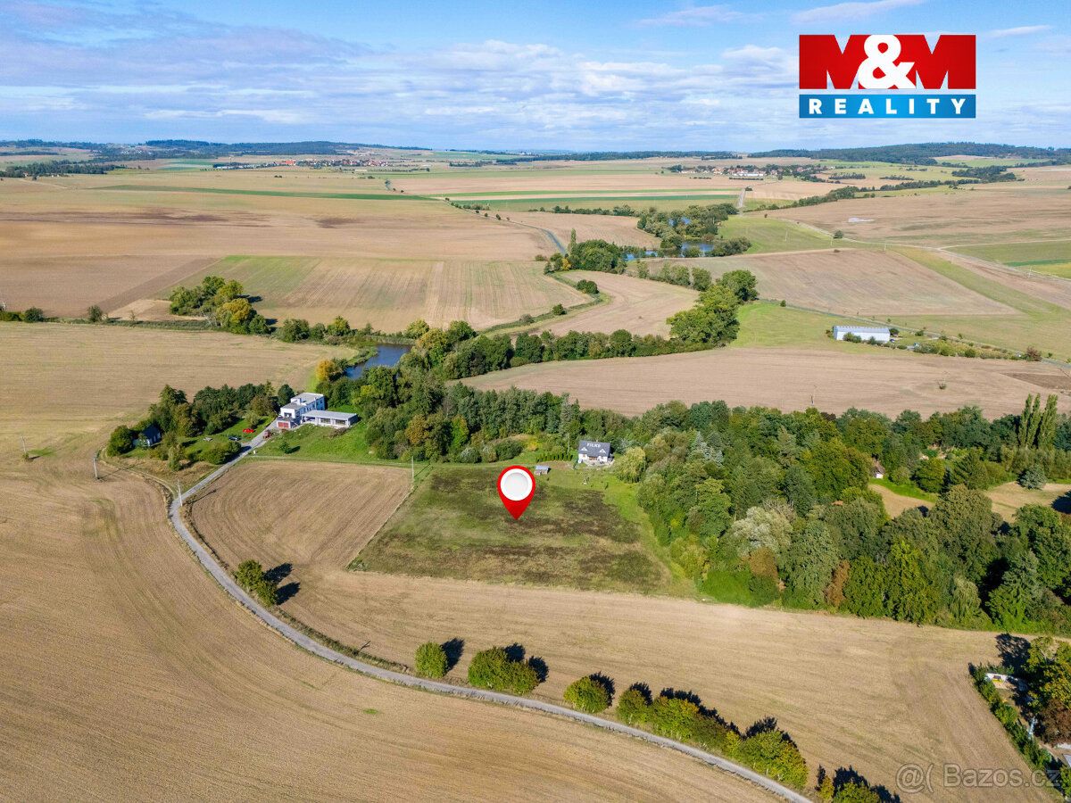 Poslední volný pozemek ke stavbě o výměře 999 m² v lokalitě,
