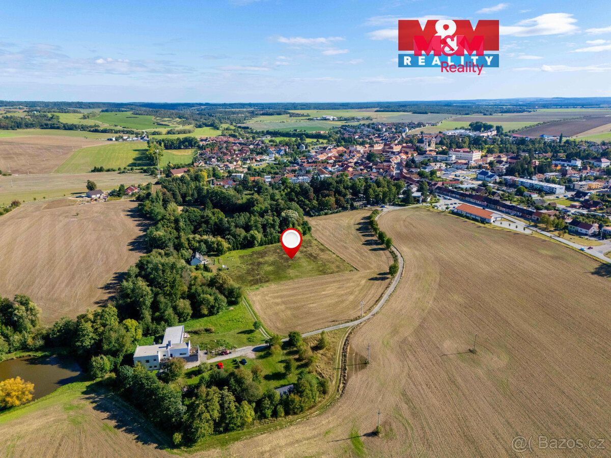 Poslední volný pozemek ke stavbě o výměře 999 m² v lokalitě,