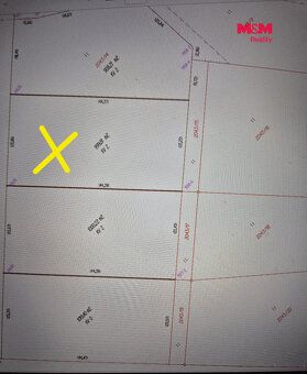 Poslední volný pozemek ke stavbě o výměře 999 m² v lokalitě,
