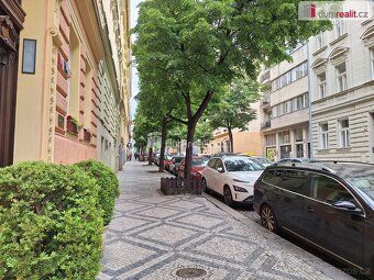 +popl. 2500, + elektřina + provize RK, pronájem bytu o velik