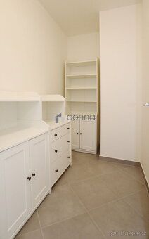 Nabízíme k pronájmu byt 2+kk, 64,3m2 + balkon 5,8m2. Byt se 