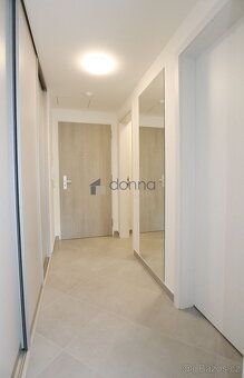 Nabízíme k pronájmu byt 2+kk, 64,3m2 + balkon 5,8m2. Byt se 
