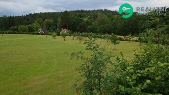 Prodej 3 pozemků každý 1.943 m2 jako celku, 10 km od Českých