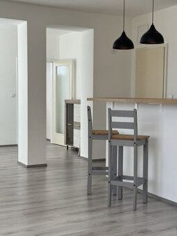 Nabízíme pronájem bytu 4kk o velikosti 95 m2 +2 ks lodžie, +