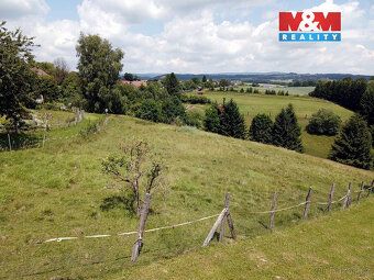 We offer for sale a sunny plot in a quiet location surrounded by nature.