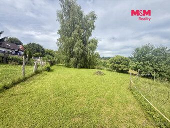 We offer for sale a sunny plot in a quiet location surrounded by nature.