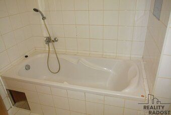 Unfurnished 1+kk in a quiet street opposite the Exhibition Grounds of České Budějovice