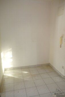 Unfurnished 1+kk in a quiet street opposite the Exhibition Grounds of České Budějovice