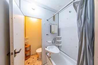 Nabízíme k pronájmu byt 2+kk na adrese Vsetín, Okružní 406. 
