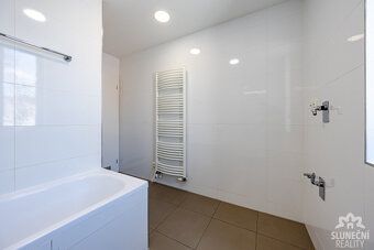 Nabízíme k pronájmu nadstandardně vybavený byt 3+kk, lokalit