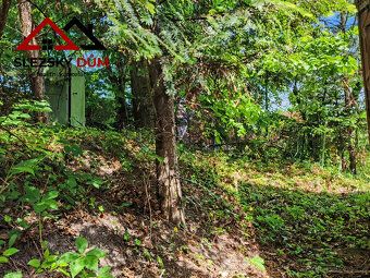 We offer a recreational cottage with registry number in an attractive location of the village of Metylovice.