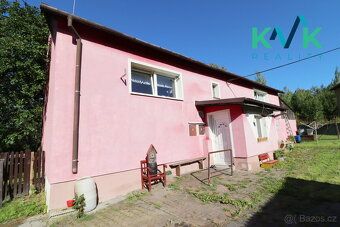 In the quiet outskirts of Chranišov village we offer for sale a two-story family house with 3…
