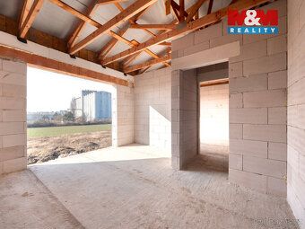 I am offering for sale a newly built modern family house 5+kk in