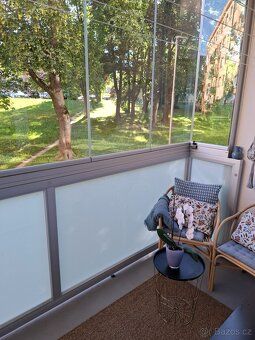 I am offering for sale a modern and cozy apartment in private ownership