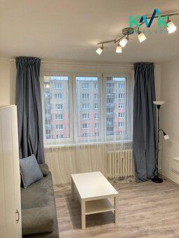 We offer for rent a completely renovated studio apartment of 