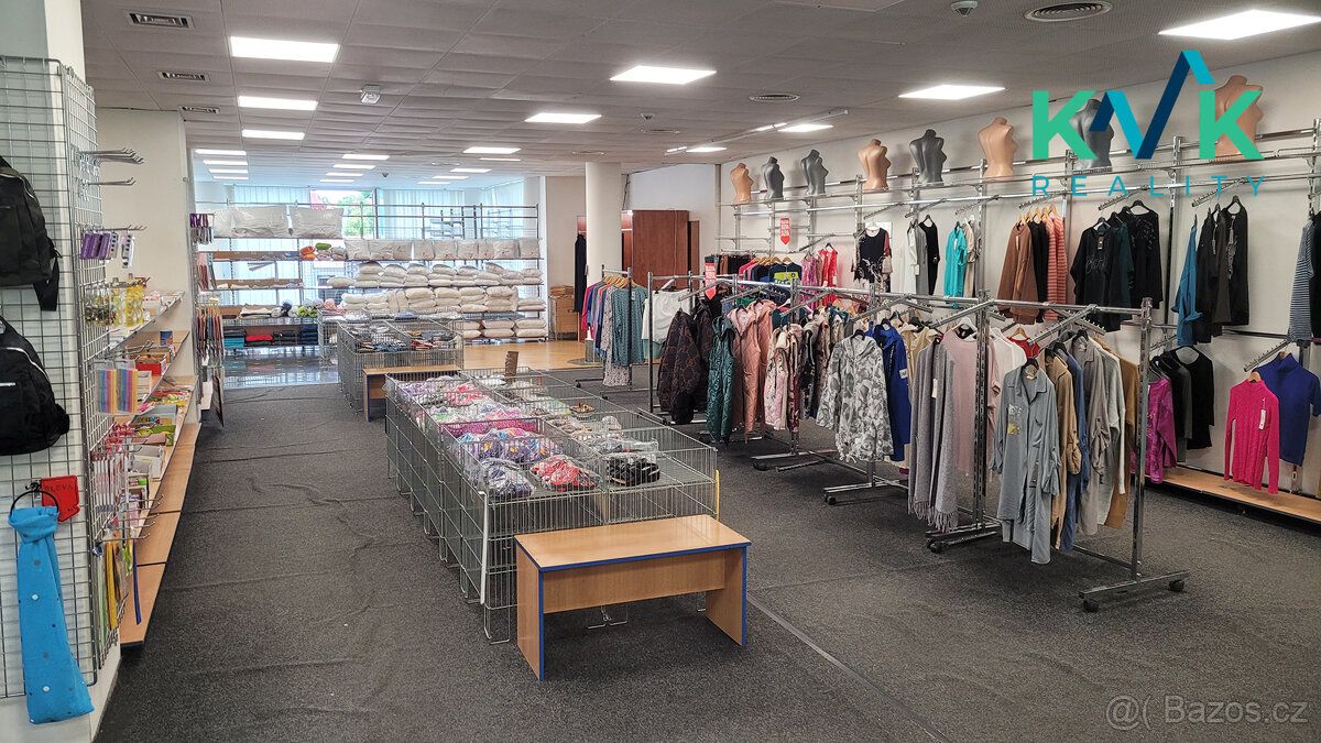 We offer for long-term rent commercial space of size