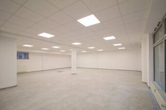 For rent commercial space of 180 m². Store