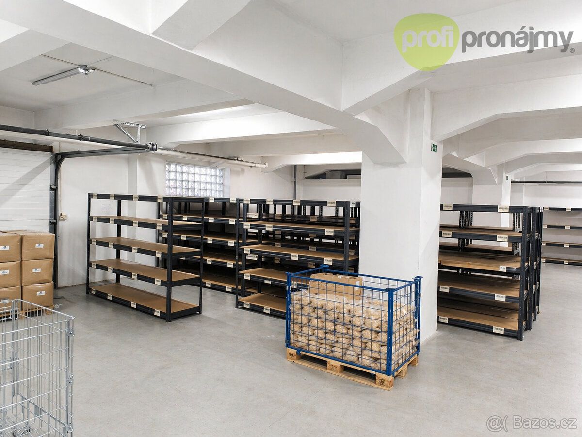 Rent of ground-floor warehouse/retail space 587 m² in Ostrava