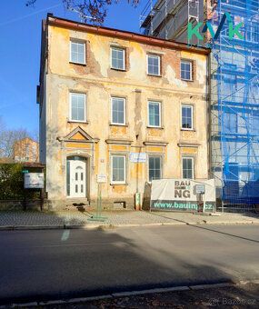 We offer for sale a spacious family house in the center of a mountain village