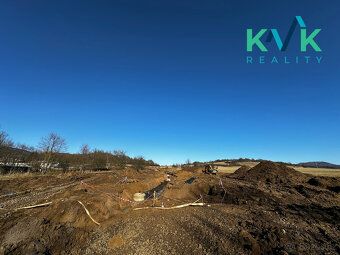 We offer for sale a building plot of land with a total area of 1,066 m²