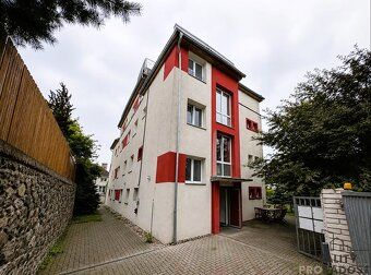 Nabízíme k pronájmu prostorný byt 5+kk o celkové výměře 91 m