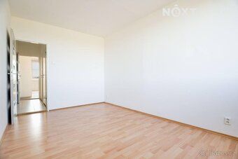 PRONÁJEM PROSTORNÉHO BYTU 3+1 (71 m²) S VELKOU LODŽIÍ – ŽATE
