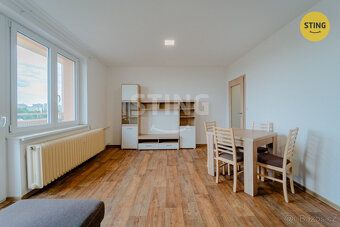 Nabízíme Vám k prodeji prostorný a světlý byt 2+1 o užitné p