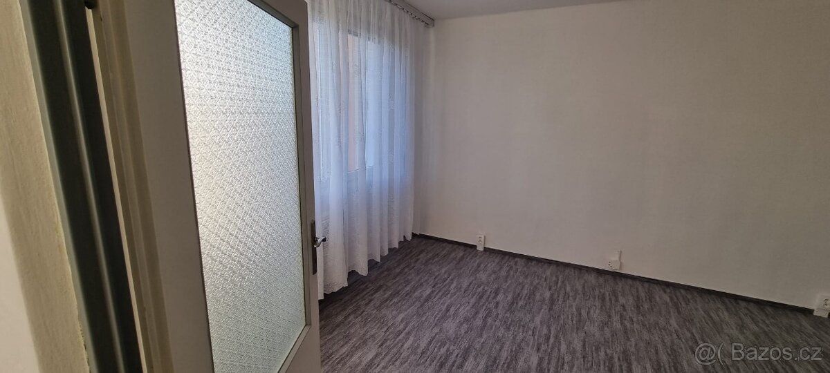 Pronajmu byt v Novém Boru po rekonstrtukci.Velikost 40m2,pro