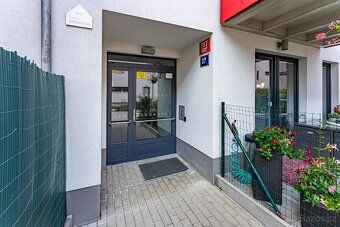 Pronájem moderního bytu 1+kk s balkonem, 32m² + balkon 4m² +