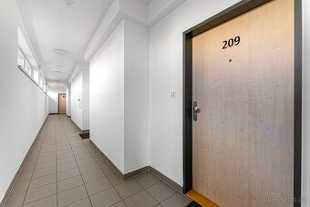 Pronájem moderního bytu 1+kk s balkonem, 32m² + balkon 4m² +