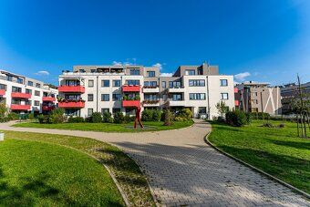 Pronájem moderního bytu 1+kk s balkonem, 32m² + balkon 4m² +