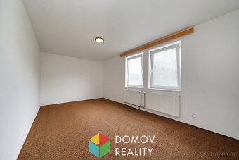Nabízíme k prodeji samostatně stojící rodinný dům o dispozic