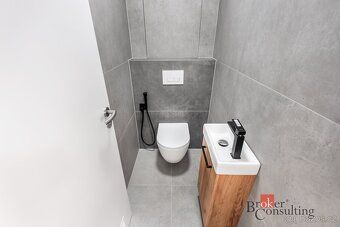 Pronájem nového bytu 3+kk s balkonem a parkovacím stáním.Hle