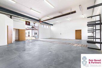 Ev.č. 00181 Pronájem komerčních prostor 220 m² – kanceláře, 