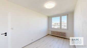 V exkluzivním zastoupení Vám nabízíme ke koupi moderně zreko