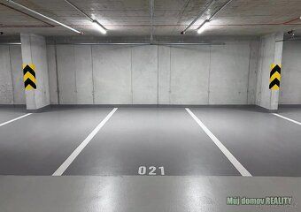 Pronájem moderního bytu 1+kk, 31 m and sup2; + lodžie, garáž