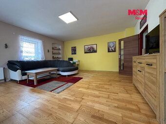 Nabízíme k prodeji prostornou rekreační chatu v obci Výsluní