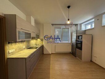 Nabízíme k pronájmu útulný, částečně zařízený byt o dispozic