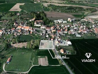 V exkluzivním zastoupení majitele nabízíme podíl (484 m2) na