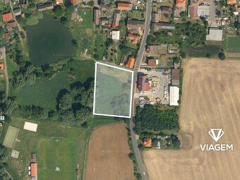 V exkluzivním zastoupení majitele nabízíme podíl (484 m2) na
