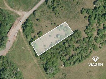 Exkluzivně Vám nabízíme pozemek o výměře 1596 m² v katastrál