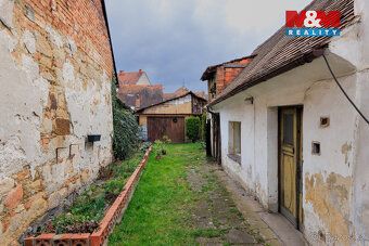 Nabízíme k prodeji rodinný dům v obci Dobřany. Dům je vhodný