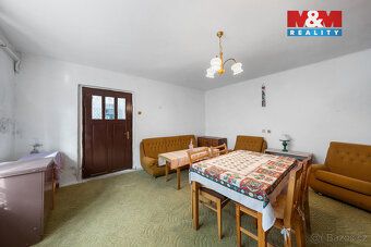 Nabízíme k prodeji samostatně stojící rodinný dům, bývalou z