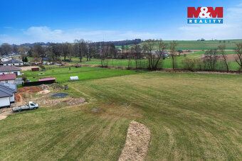 Nabízíme k prodeji rovinatý pozemek o rozloze 1534 m² v klid