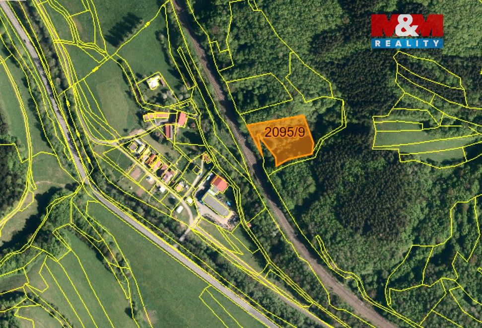 Nabízíme k prodeji prostorný pozemek o výměře 3589 m², nachá