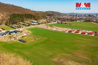 Nabízíme k prodeji atraktivní pozemek o výměře 1015 m², orie