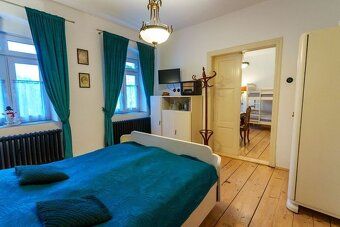 Nabízíme k prodeji RD využívaný jako apartmány , které můžet