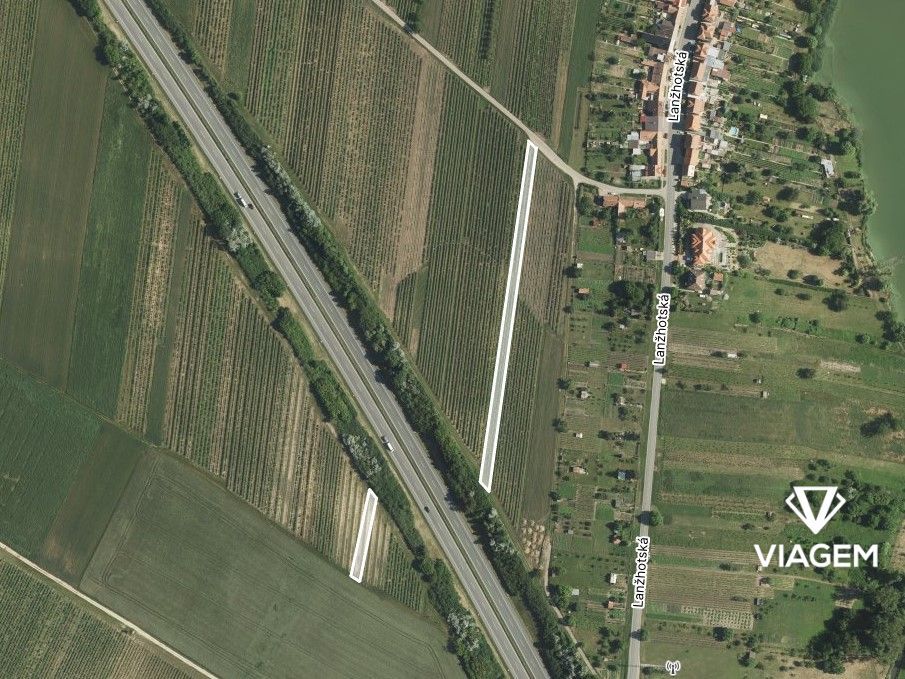 Nabízím k prodeji dva pozemky v katastrálním území Kostice, 
